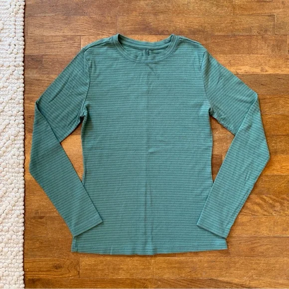 ASO Max in Stranger Things - Universal Thread Green Striped Long Sleeve Size S - Picture 2 of 2